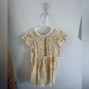 💛Free People One Eva tunic with keyhole front and crochet detail.🌟
